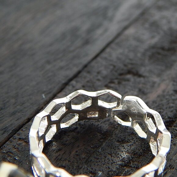 Natural Baltic Amber Bee and Honeycomb 14K Gold Plated Adjustable Ring - Picture 4 of 5